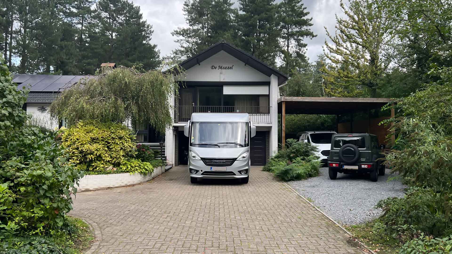 Belgie Lommel Hymer Exsis-i 588 Route51