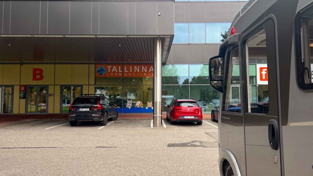 Estland Tallinn Dierenarts Hymer Exsis-i 588 Route51