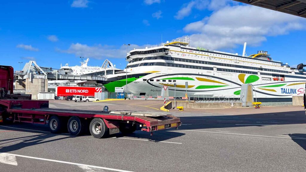 Estland Tallinn Tallink Ferry Hymer Exsis-i 588 Route51