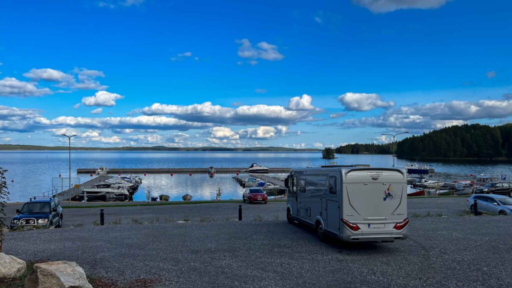 Finland Heinäveden Satama Camperplaats Hymer Exsis-i 588 Route51