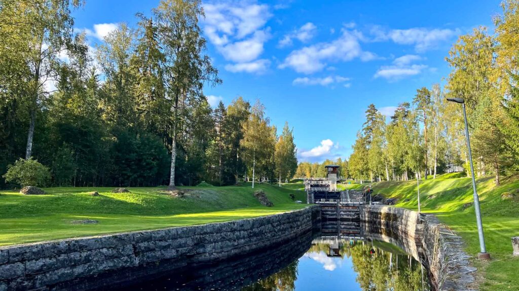 Finland Heinävesi Sluizen Hymer Exsis-i 588 Route51