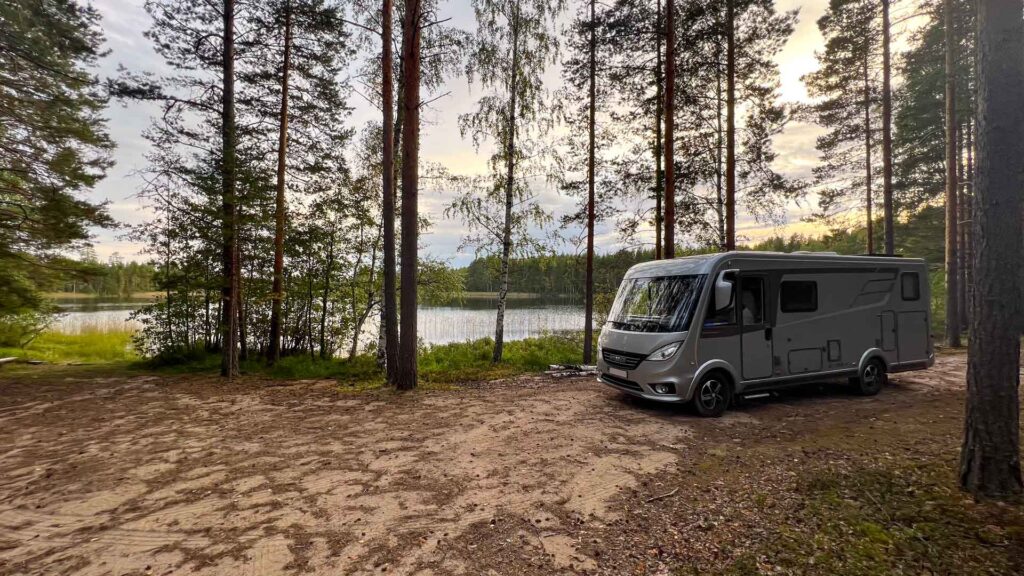 Finland Puumala Camperplaats Hymer Exsis-i 588 Route51