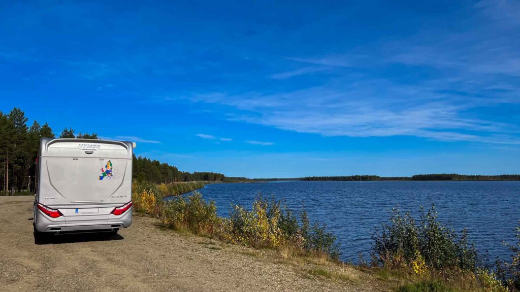 Finland Sodankyla Camperplaats Meer Hymer Exsis-i 588 Route51