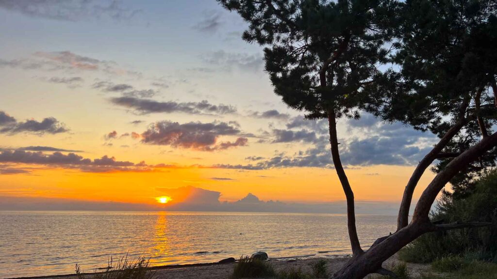 Letland Saulkrastu Sunset Hymer Exsis-i 588 Route51