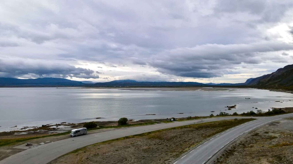 Noorwegen Lakselv Posangerfjord Hymer Exsis-i 588 Route51