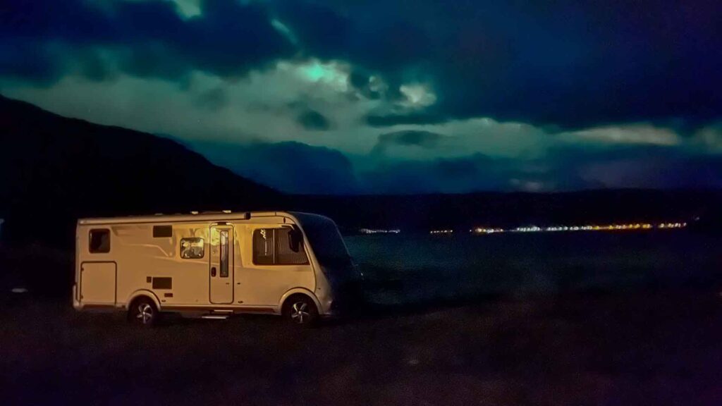 Noorwegen Langfjordbotn Noorderlicht Camper Hymer Exsis-i 588 Route51
