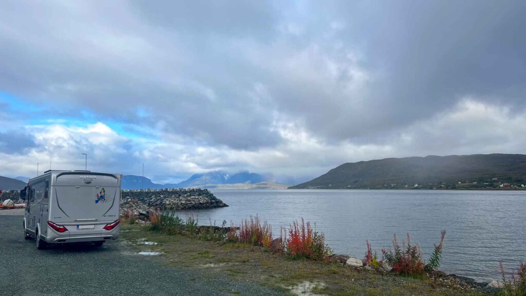 Noorwegen Oksfjordhamn Hymer Exsis-i 588 Route51