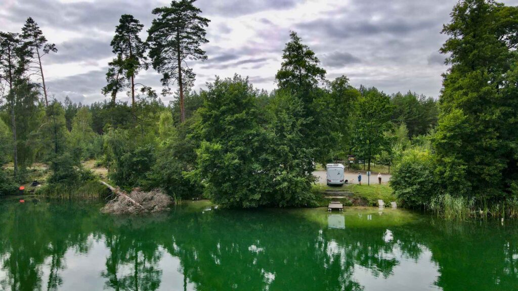 Polen Jezioro Kolejowe Drone 1 Hymer Exsis-i 588 Route51