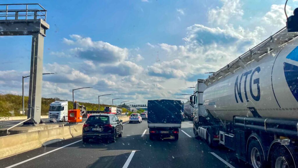 Duitsland Hamburg File Hymer Exsis-i 588 Route51