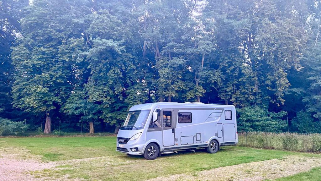 Duitsland Wildeshausen Camper Hymer Exsis-i 588 Route51