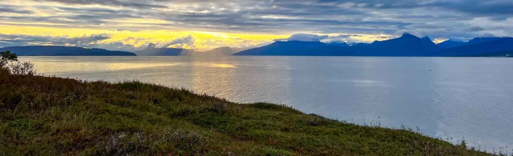 Noorwegen Evenestangen kystbatteri Sunset Hymer Exsis-i 588 Route51