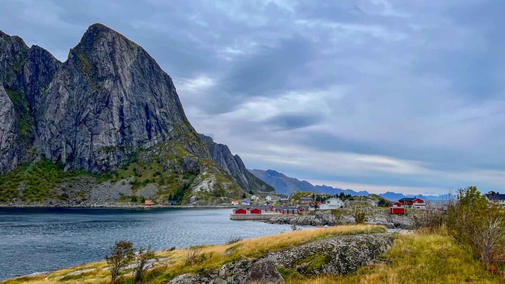Noorwegen Hamnoy Lofoten Hymer Exsis-i 588 Route51