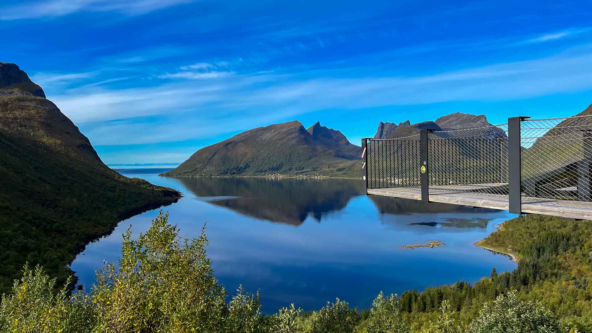 Noorwegen Senja Bergsbotn Uitzichtpunt Hymer Exsis-i 588 Route51