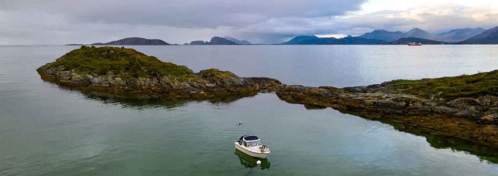 Noorwegen Senja Botnhamn Panorama Hymer Exsis-i 588 Route51