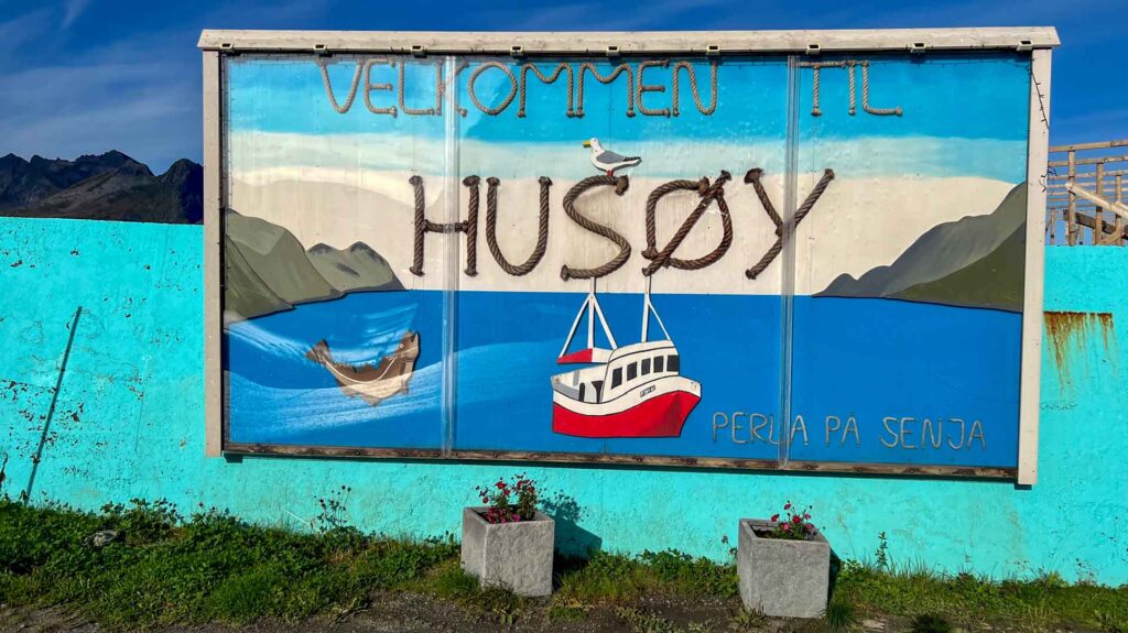 Noorwegen Senja Husoy Sign Scenic Route Hymer Exsis-i 588 Route51