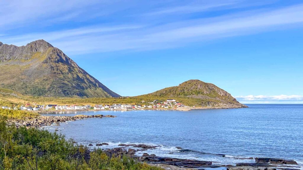 Noorwegen Senja Medfjordvaer Harbour Scenic Route Hymer Exsis-i 588 Route51