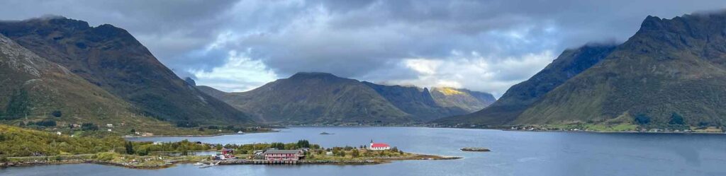Noorwegen Sildpollnes Camp Lofoten Hymer Exsis-i 588 Route51