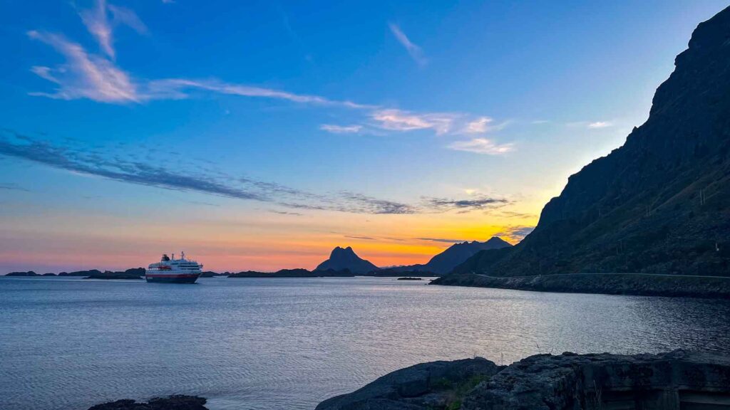 Noorwegen Stamsund Hurtigruten Sunset Lofoten Hymer Exsis-i 588 Route51