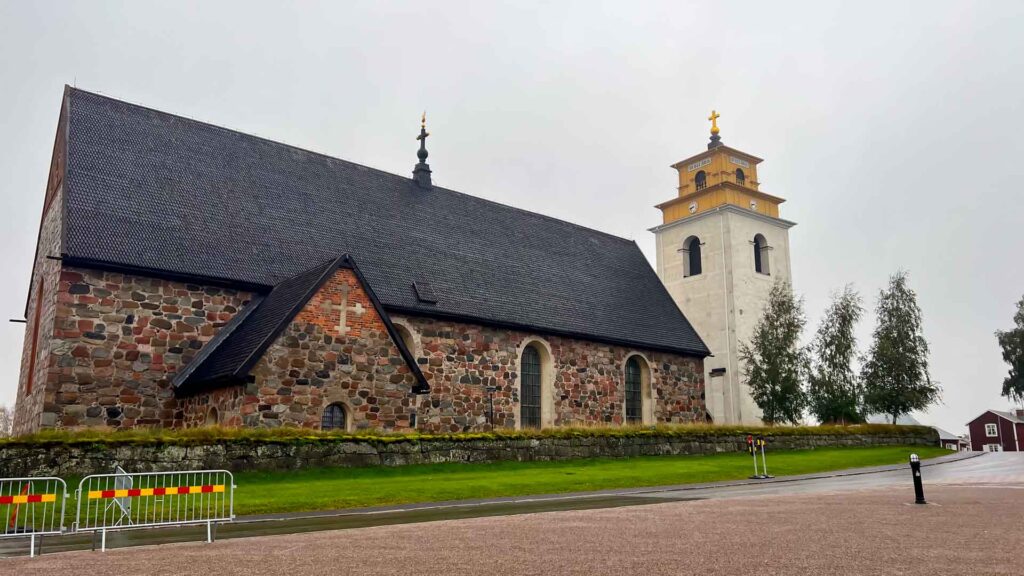 Zweden Gammelstad Kerk Hymer Exsis-i 588 Route51