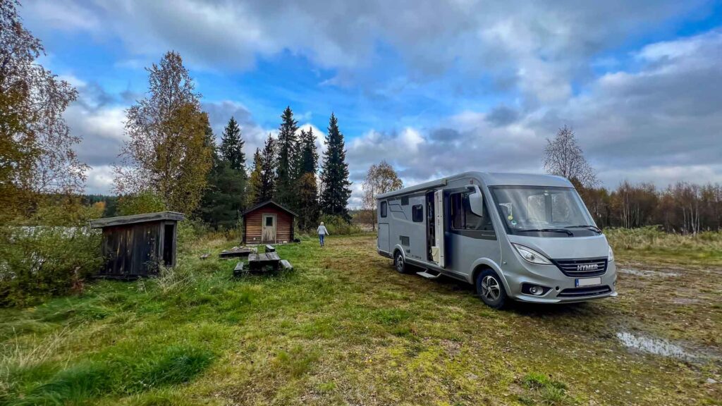 Zweden Jarvtraskjon Hymer Exsis-i 588 Route51