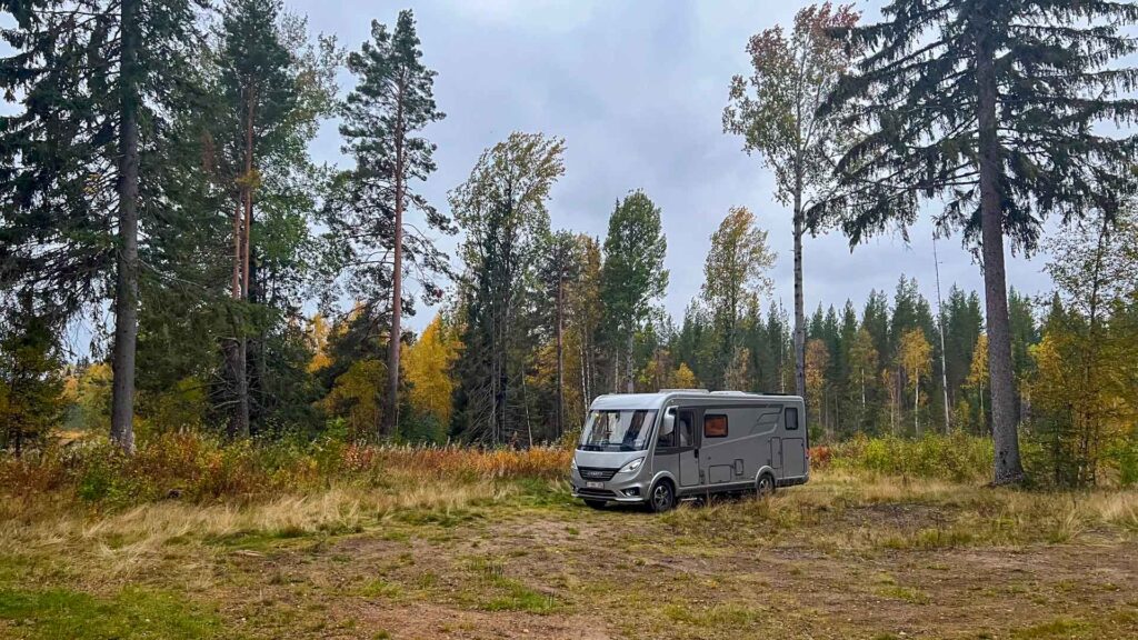 Zweden Kvarnfors CP Hymer Exsis-i 588 Route51