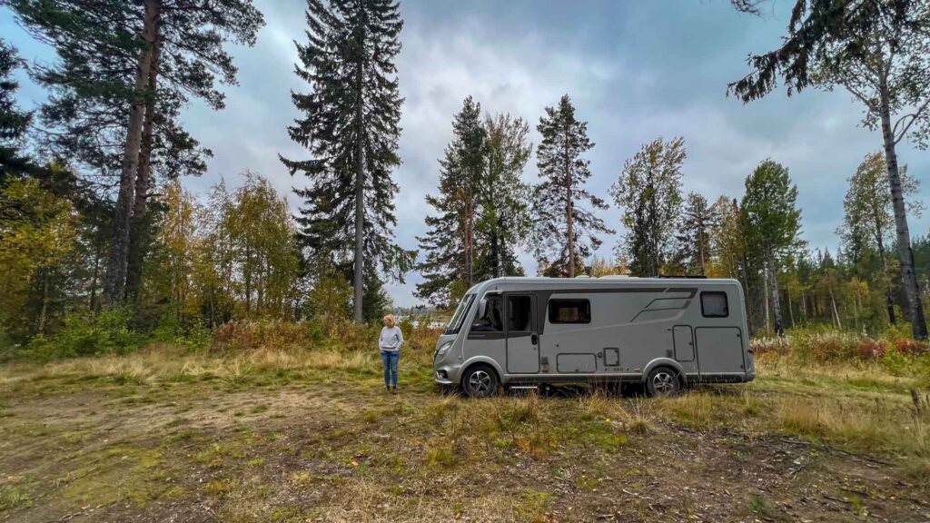 Zweden Kvarnfors Camperplaats Hymer Exsis-i 588 Route51