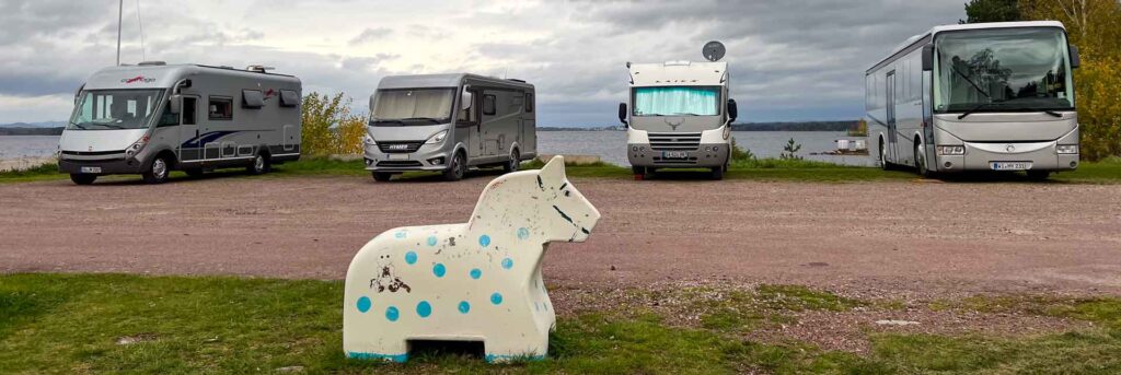 Zweden Nusnas Harbour Camperplaats Horse Hymer Exsis-i 588 Route51