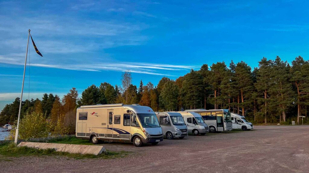 Zweden Nusnas Harbour Camperplaats Hymer Exsis-i 588 Route51