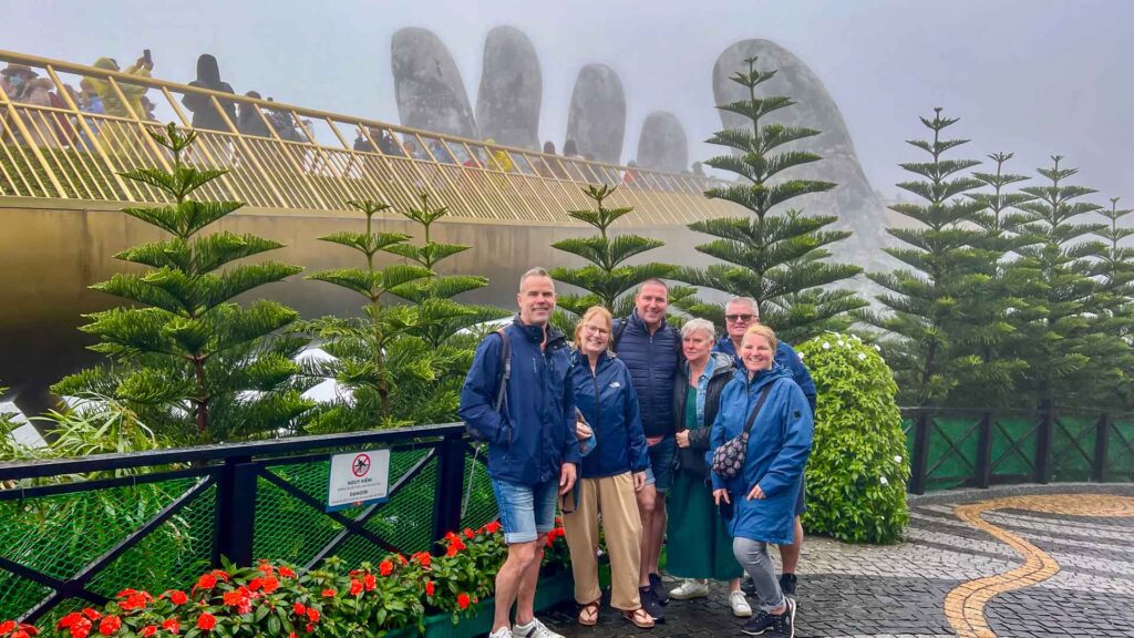 Vietnam Ba Na Hills Golden Bridge Portret 6Only