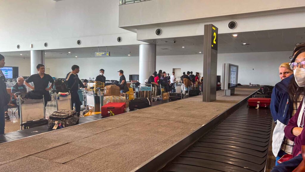 Vietnam Hanoi Airport Bagageband 6Only