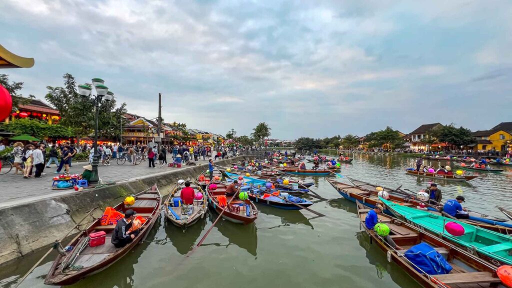 Vietnam Hoi An Boten River 6Only