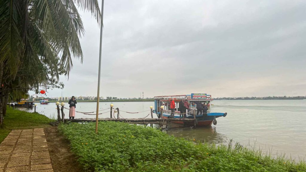 Vietnam Hoi An Vinh Hung Riverside Resort Boot 6Only