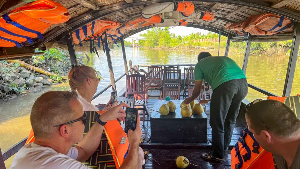 Vietnam Mekong Delta Kokosnoot 6Only