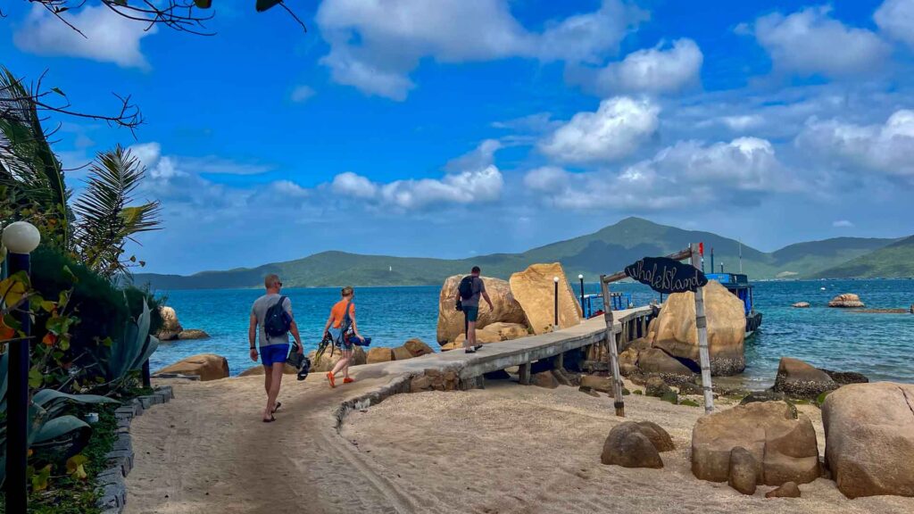 Vietnam Whale Island Snorkelen Pier 6Only