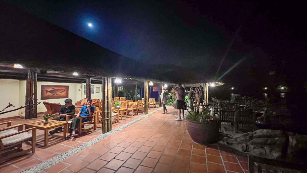 Vietnam Whale Island Terras 6Only