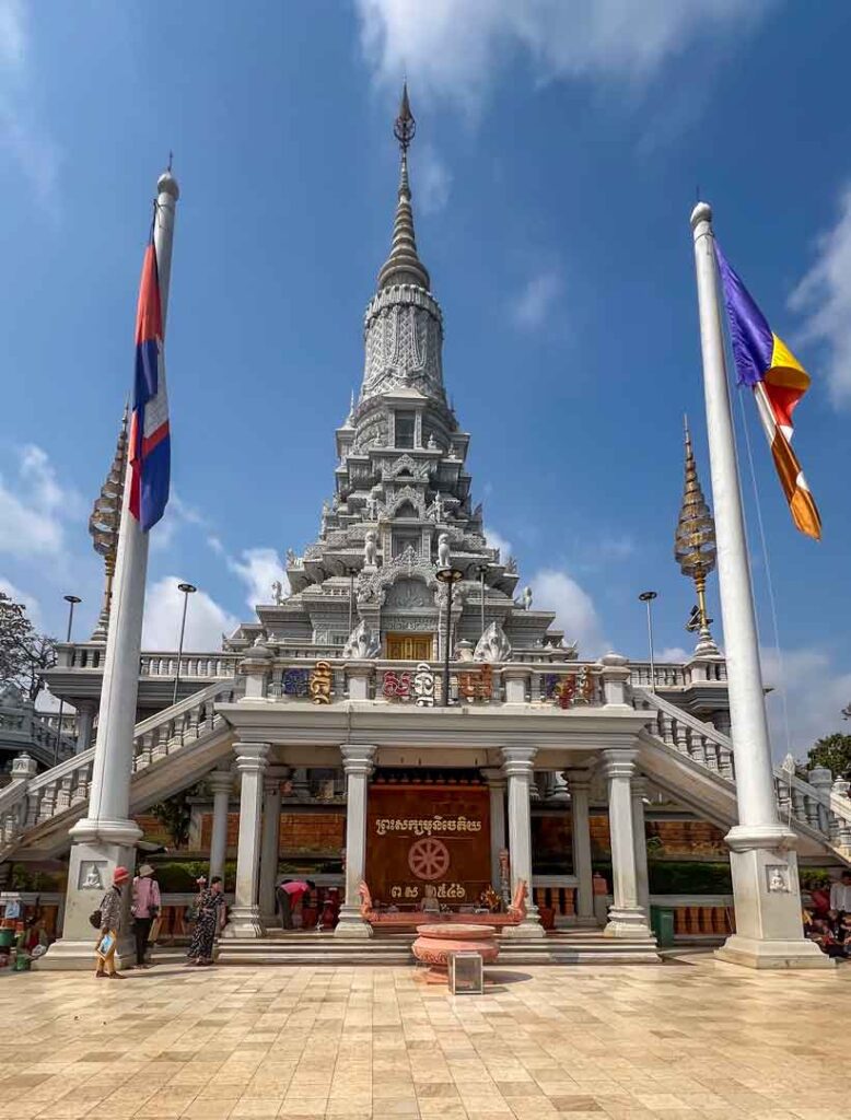 Cambodja Oudong Mountain Temple 6Only