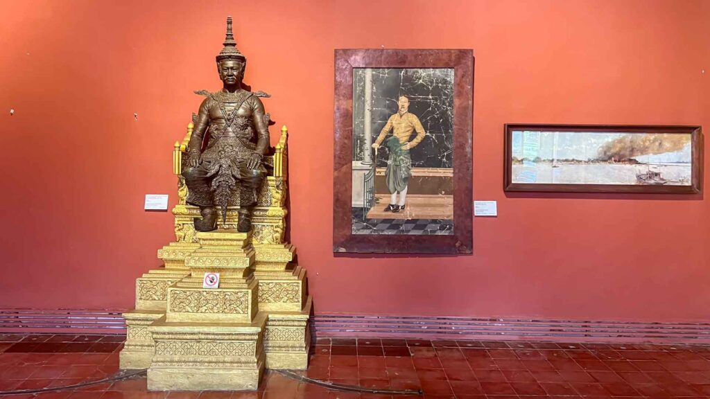 Cambodja Phnom Penh Nationaal Museum Boeddha Beeld 6Only