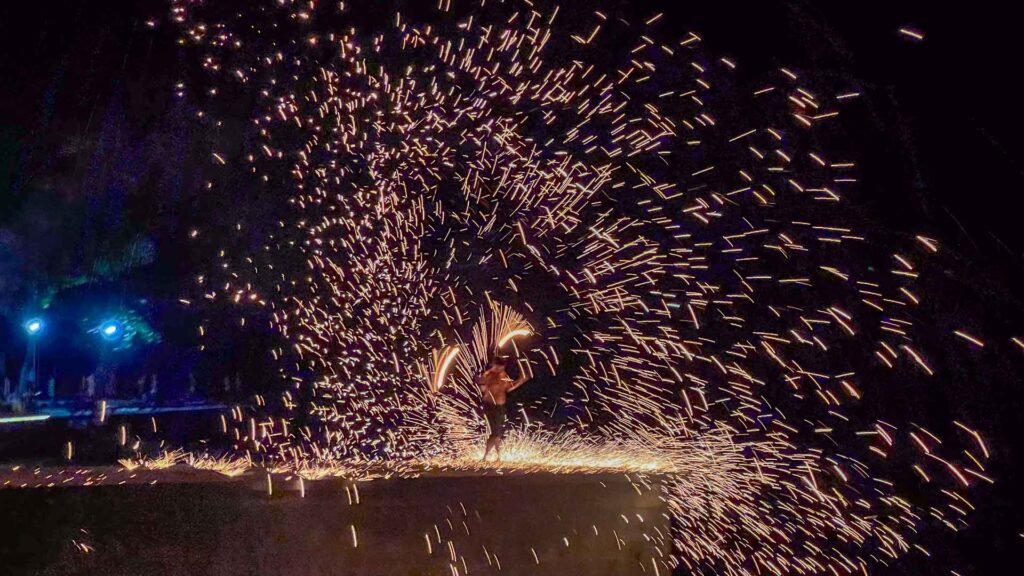 Thailand Koh Chang Grand View Resort Vuurshow 6Only