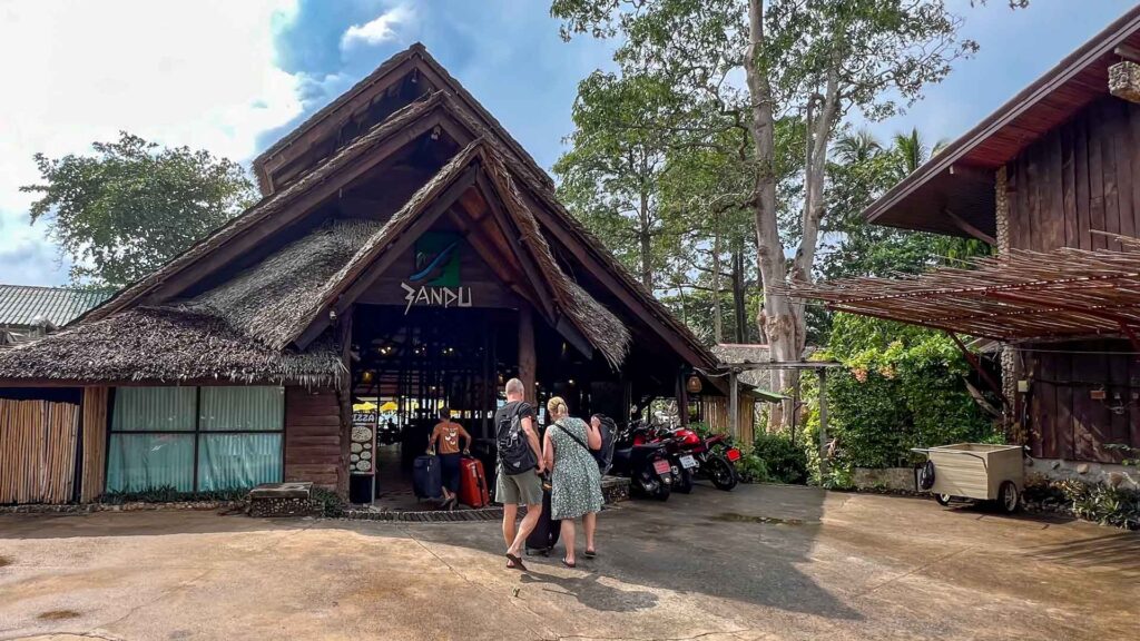 Thailand Koh Chang Pandu Resort Ingang 6Only