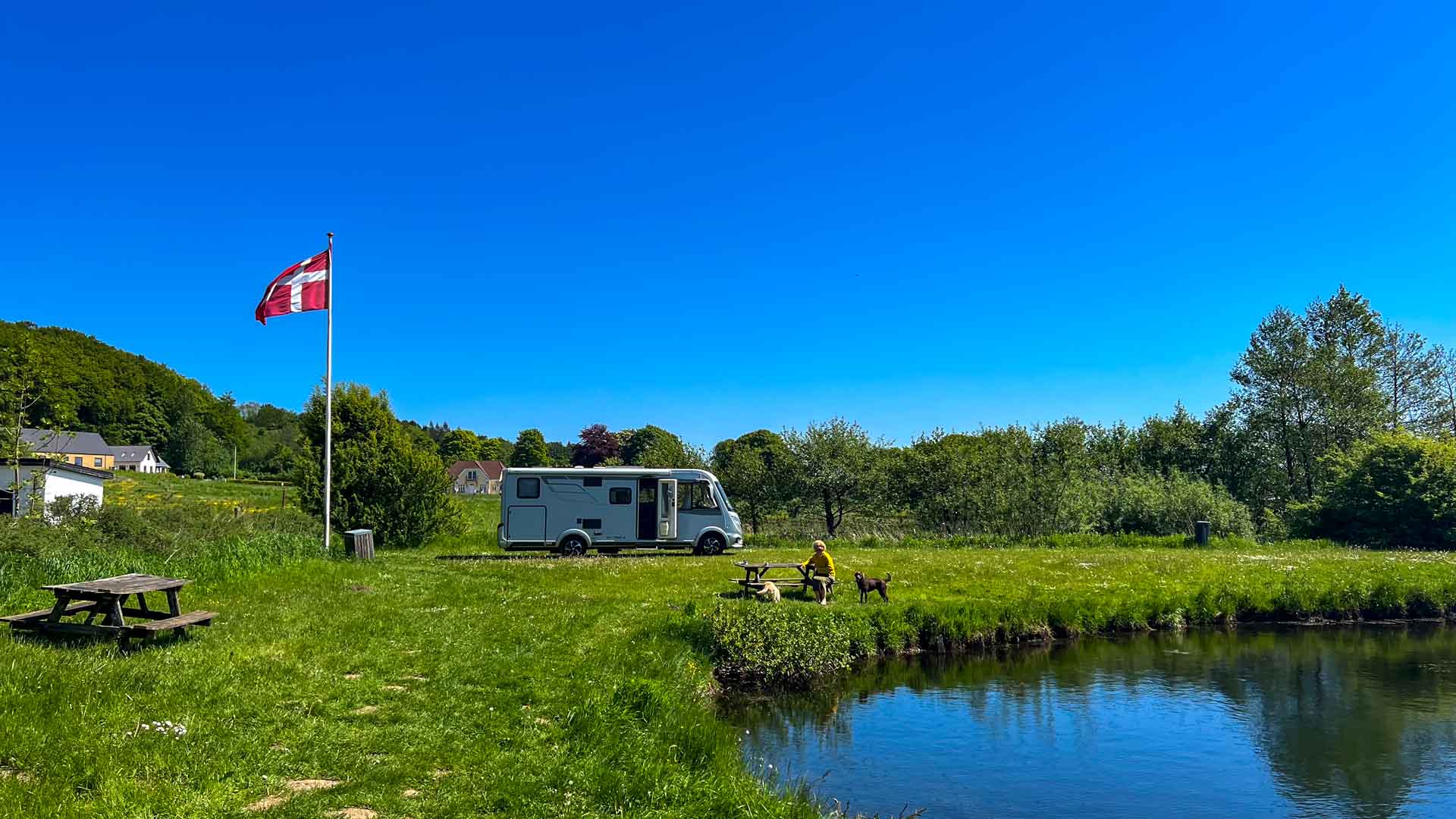 Denemarken Vejle Visvijver Lunch Hymer Exsis-I 588 Route51 Denemarken Vejle Visvijver Lunch Hymer Exsis-I 588 Route51