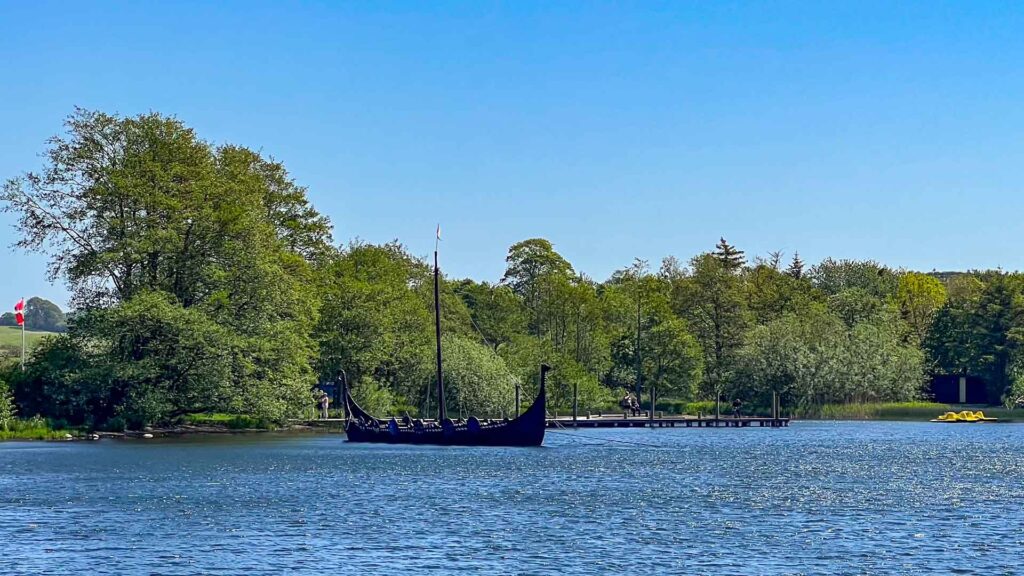 Denemarken Vejle Visvijver Viking Boot Hymer Exsis-I 588 Route51