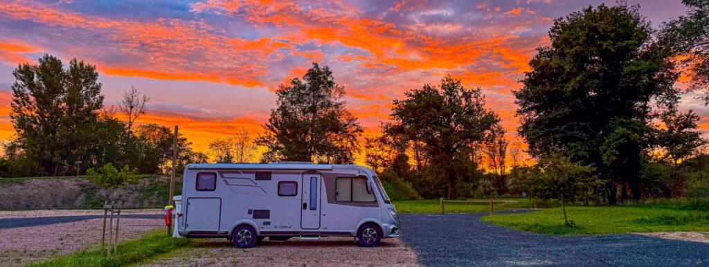 Frankrijk Highland Park Sunrise Jansen-Arts Hymer Exsis-I 588 Route51