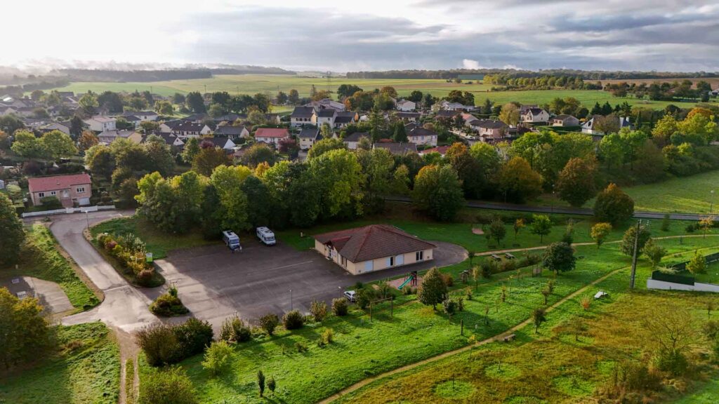 Frankrijk Saizerais Camperplaats Jansen-Arts Hymer Exsis-I 588 Route51