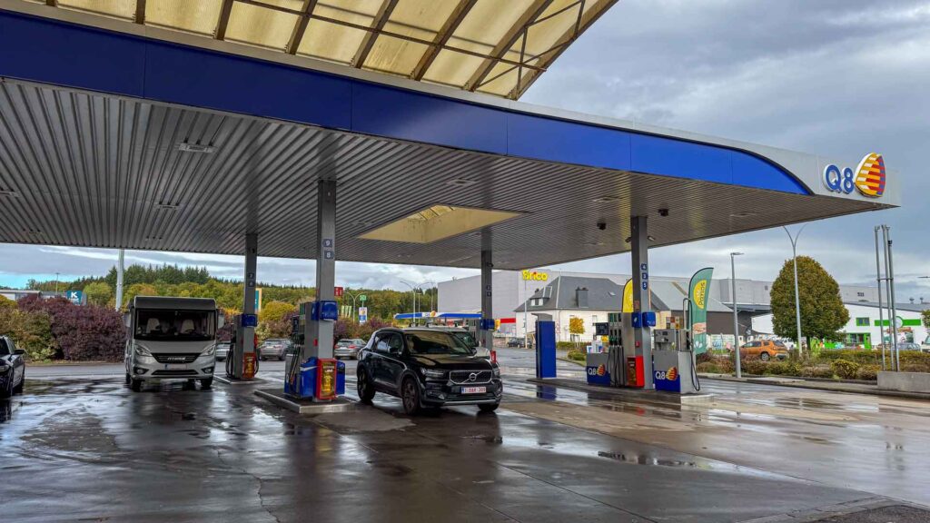 Luxemburg Tanken Jansen-Arts Hymer Exsis-I 588 Route51