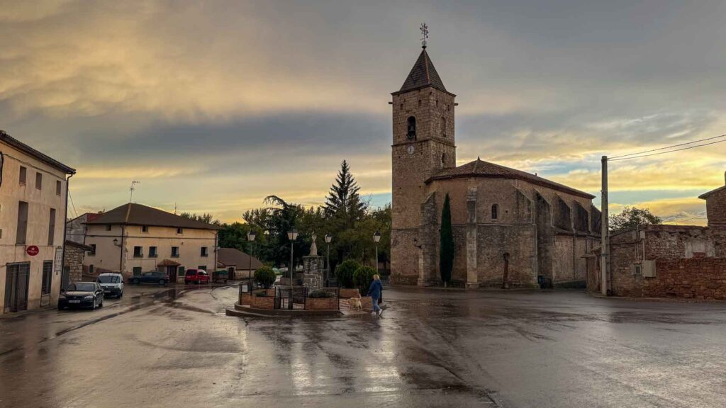 Spanje Fuentes-Calientes Kerk Jansen-Arts Hymer Exsis-I 588 Route51