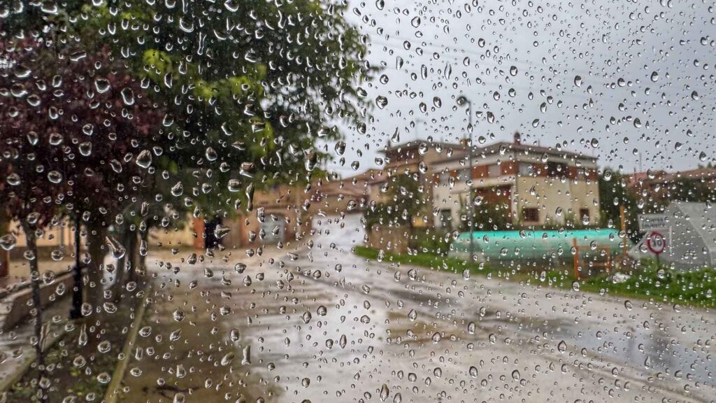 Spanje Fuentes-Calientes Rain Jansen-Arts Hymer Exsis-I 588 Route51