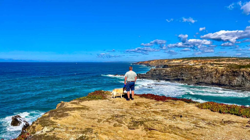 Portugal Cabo Sardão Robert Stella Jansen-Arts Hymer Exsis-I 588 Route51