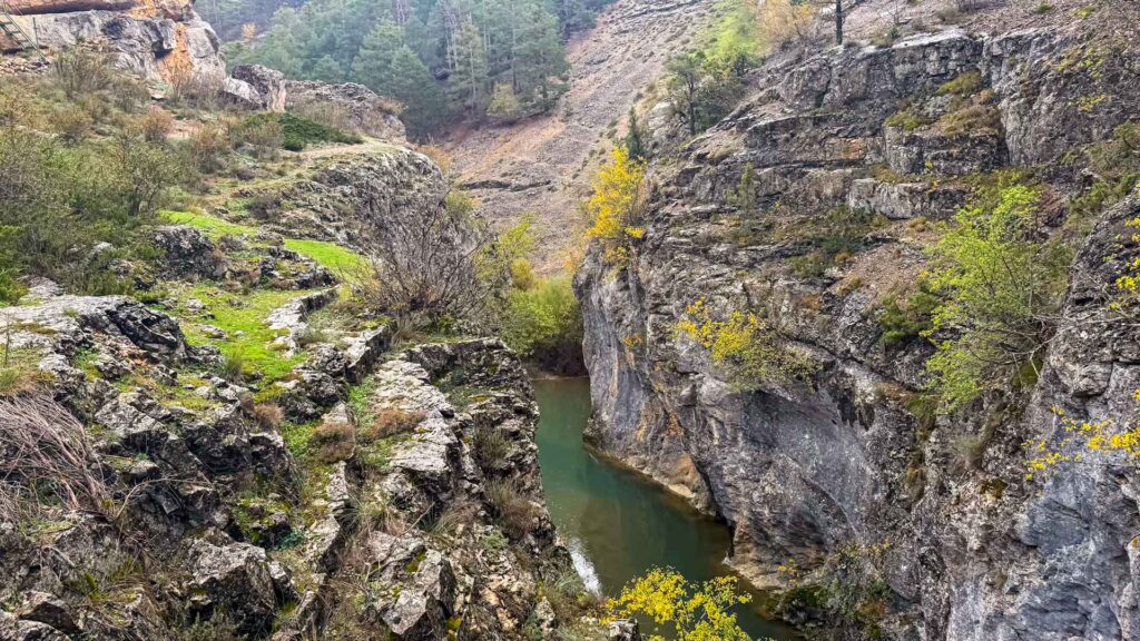 Spanje Calomarde Kloof Water Jansen-Arts Hymer Exsis-I 588 Route51