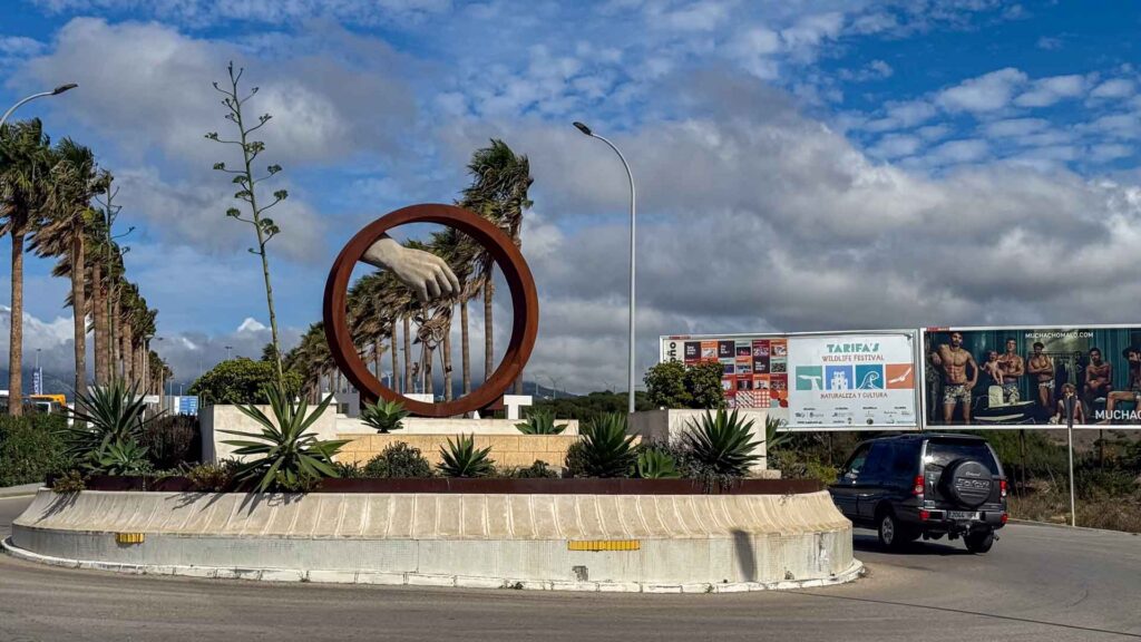 Spanje Tarifa Rotonde Beeld Jansen-Arts Hymer Exsis-I 588 Route51