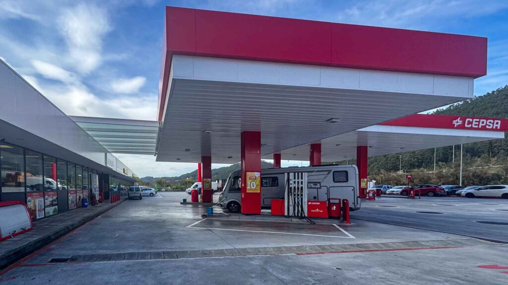 Spanje Val de San Vicente Pech Jansen-Arts Hymer Exsis-I 588 Route51